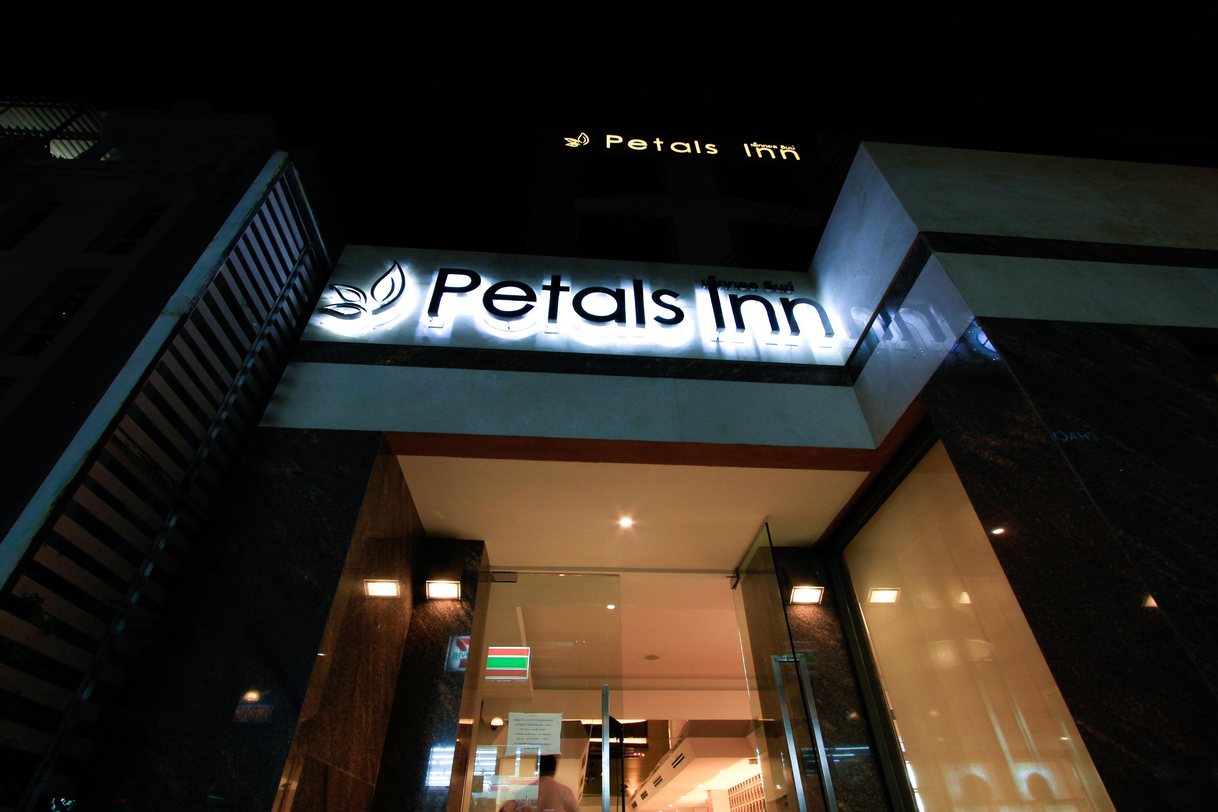 Petals Inn Bangkok Luaran gambar