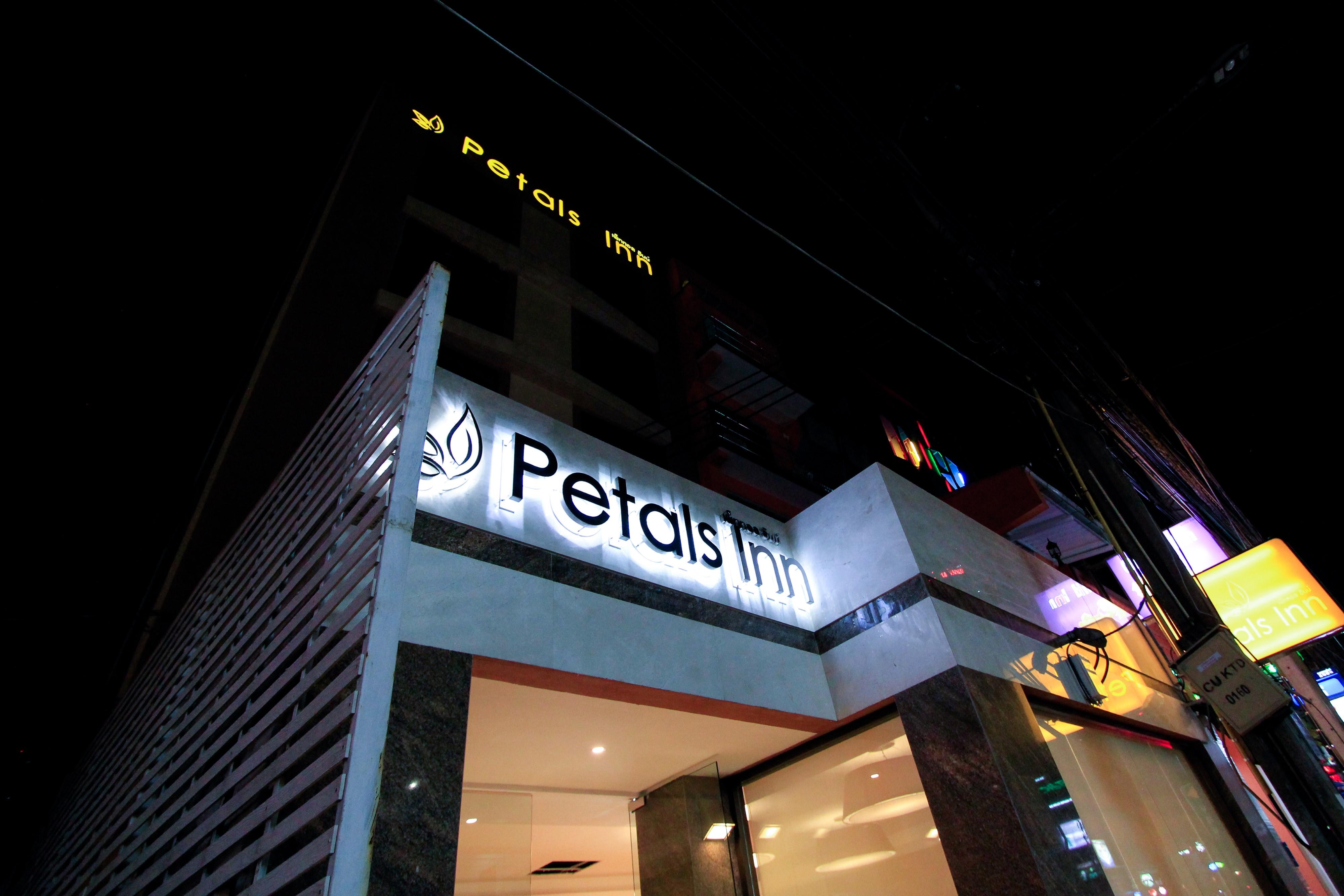 Petals Inn Bangkok Luaran gambar