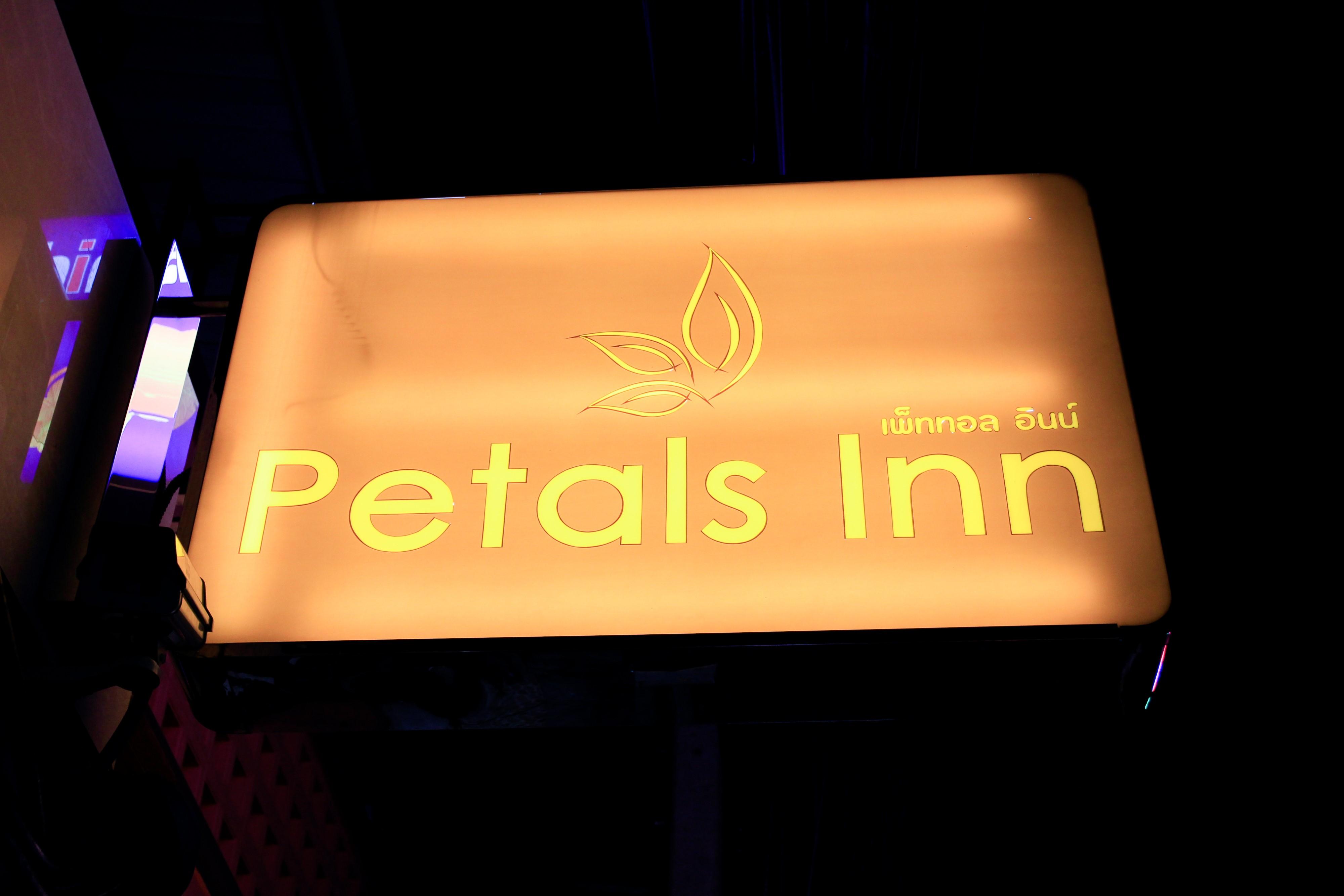 Petals Inn Bangkok Luaran gambar