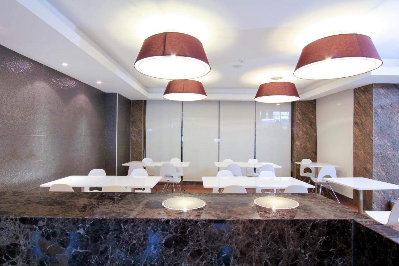 Petals Inn Bangkok Luaran gambar